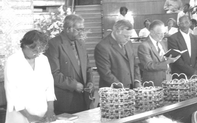 Gesamentlike Nagmaal gelei deur ds. Botha